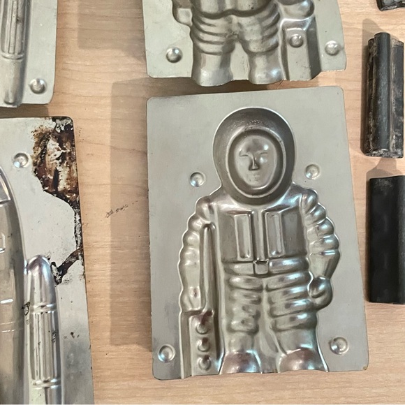 Vintage Astronaut & Spaceship Rocket Ship Chocolate Candy Making Mold Space - Picture 12 of 13